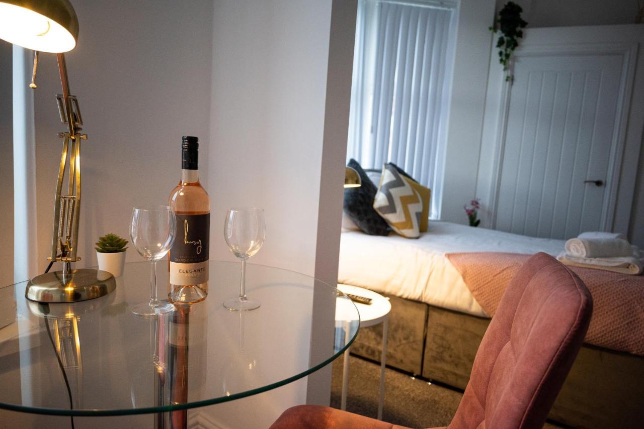 Elmo River Studios - 6 En-Suites In Wallasey - Easy Parking - Short And Long Stays Welcome Ngoại thất bức ảnh