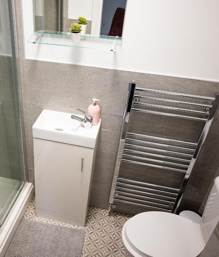 Elmo River Studios - 6 En-Suites In Wallasey - Easy Parking - Short And Long Stays Welcome Ngoại thất bức ảnh