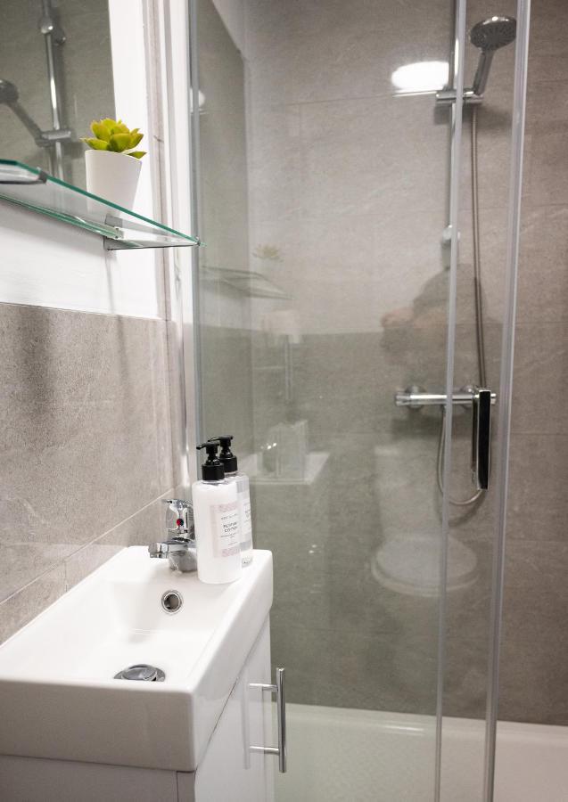 Elmo River Studios - 6 En-Suites In Wallasey - Easy Parking - Short And Long Stays Welcome Ngoại thất bức ảnh